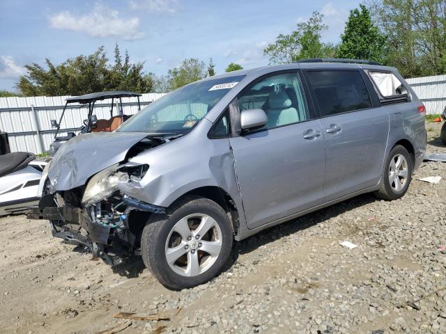 TOYOTA SIENNA LE