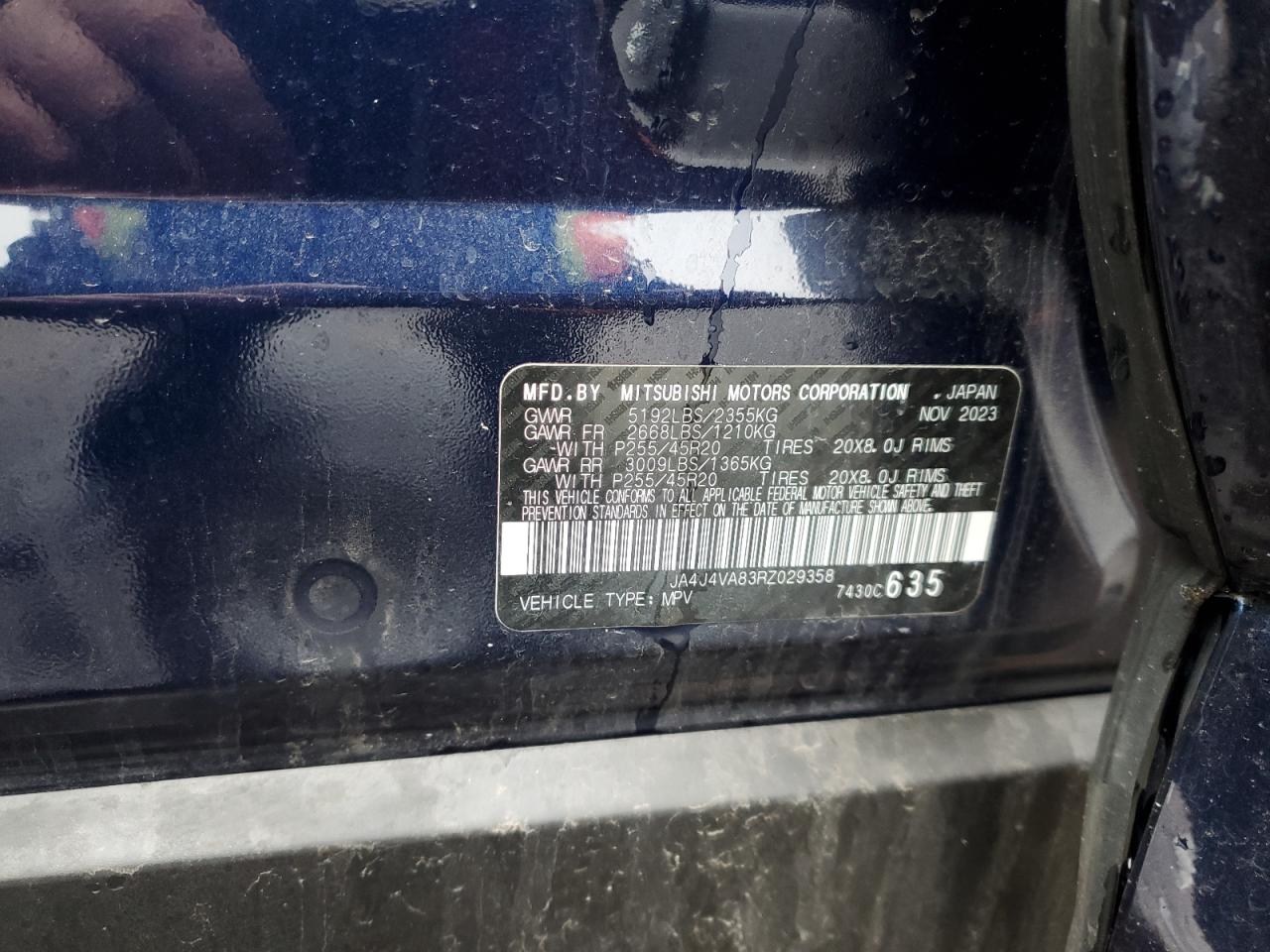 MITSUBISHI OUTLANDER SE