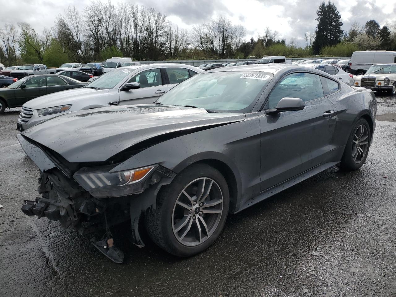 FORD MUSTANG