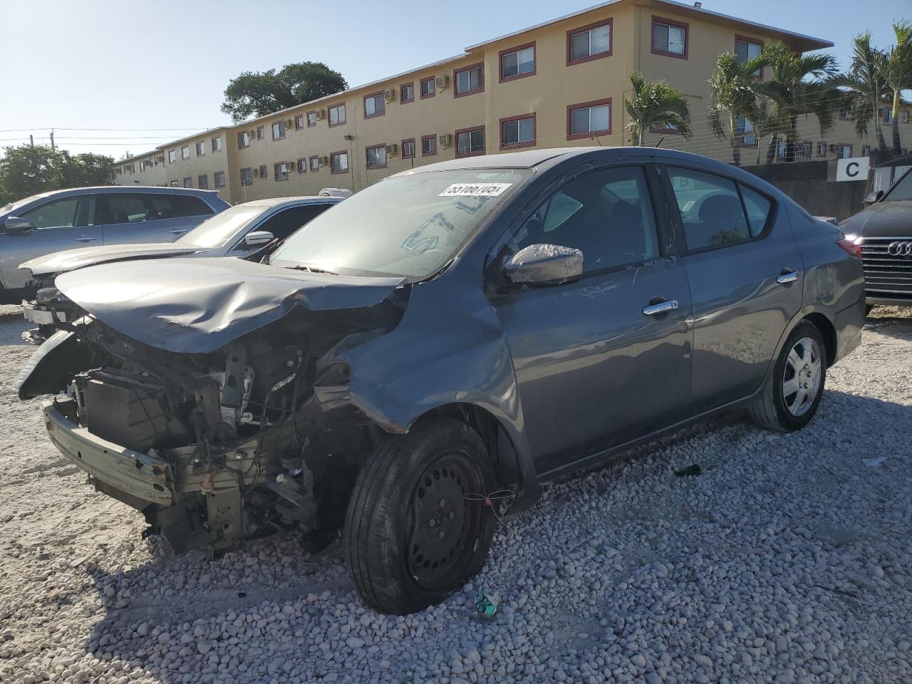 NISSAN VERSA S