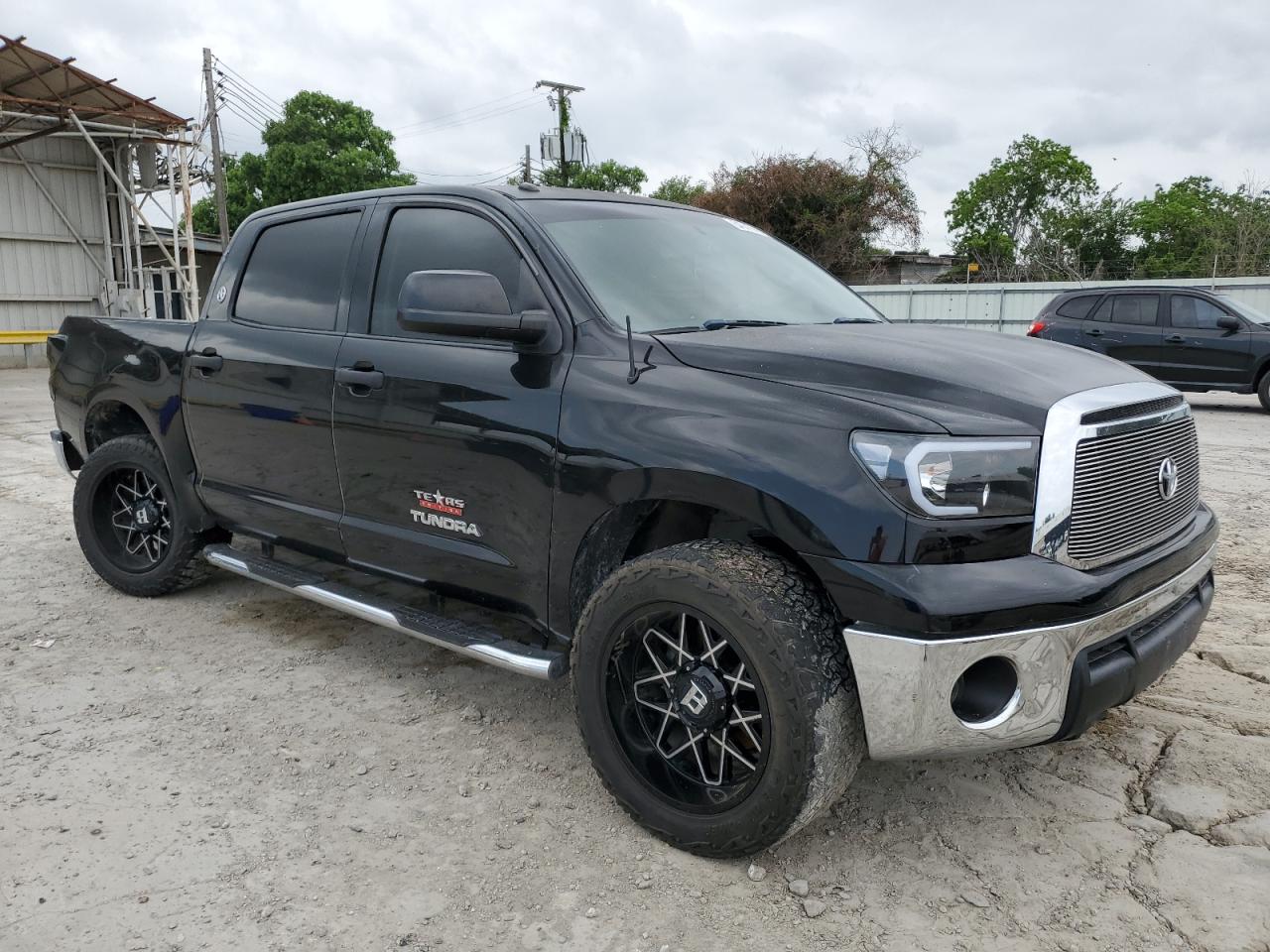 TOYOTA TUNDRA CREWMAX SR5