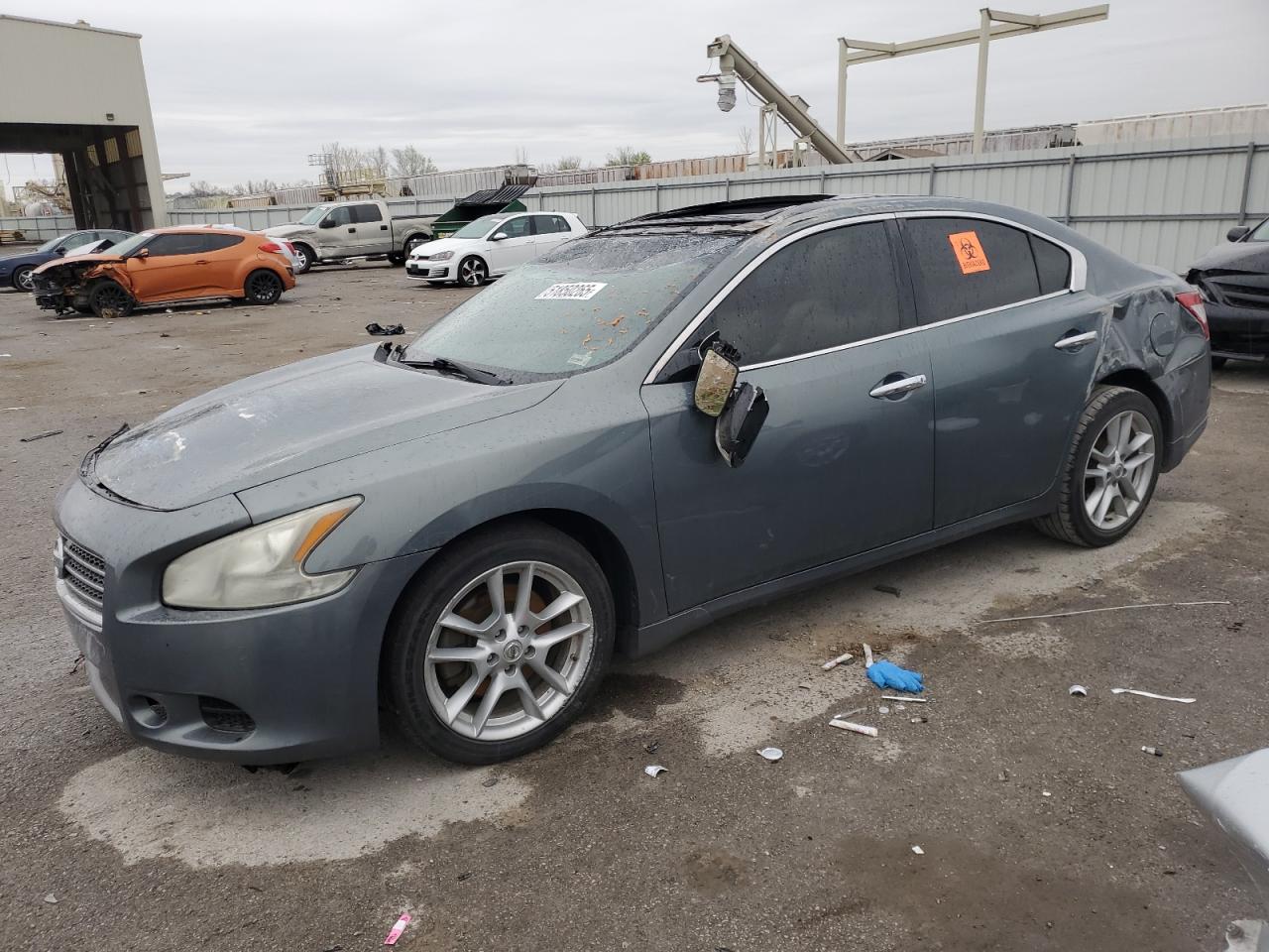 NISSAN MAXIMA S