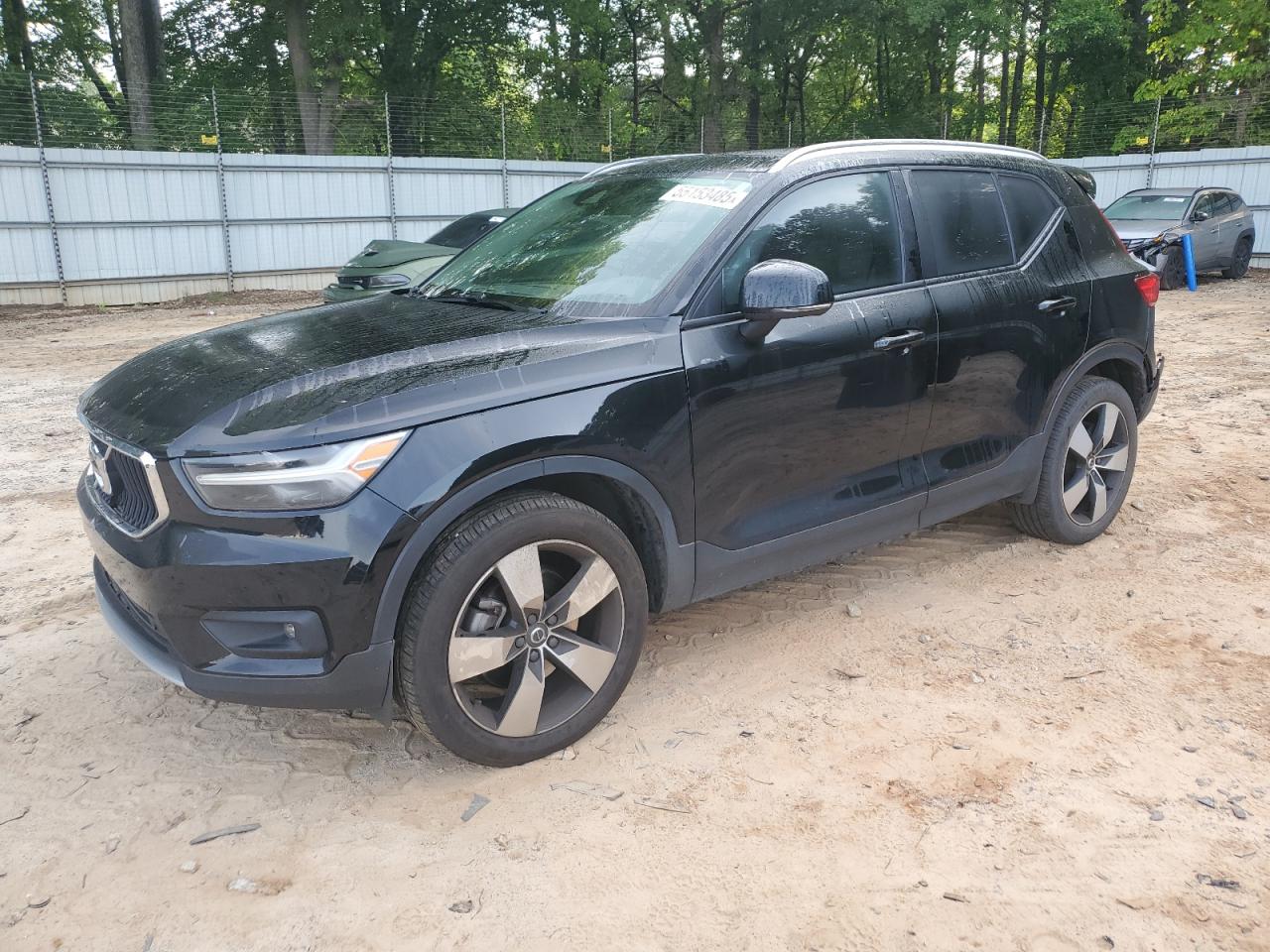 VOLVO XC40 T5 MOMENTUM