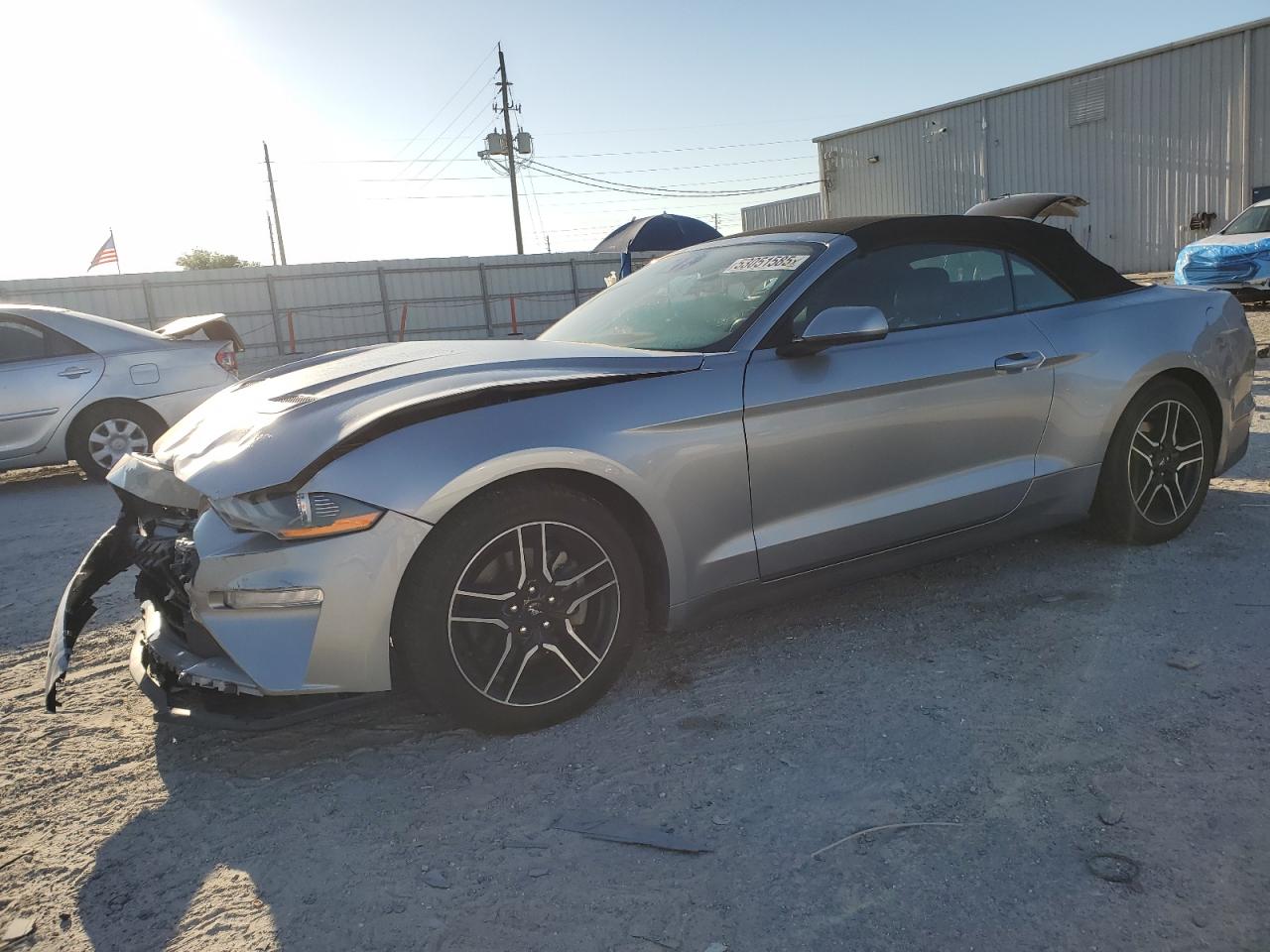 FORD MUSTANG