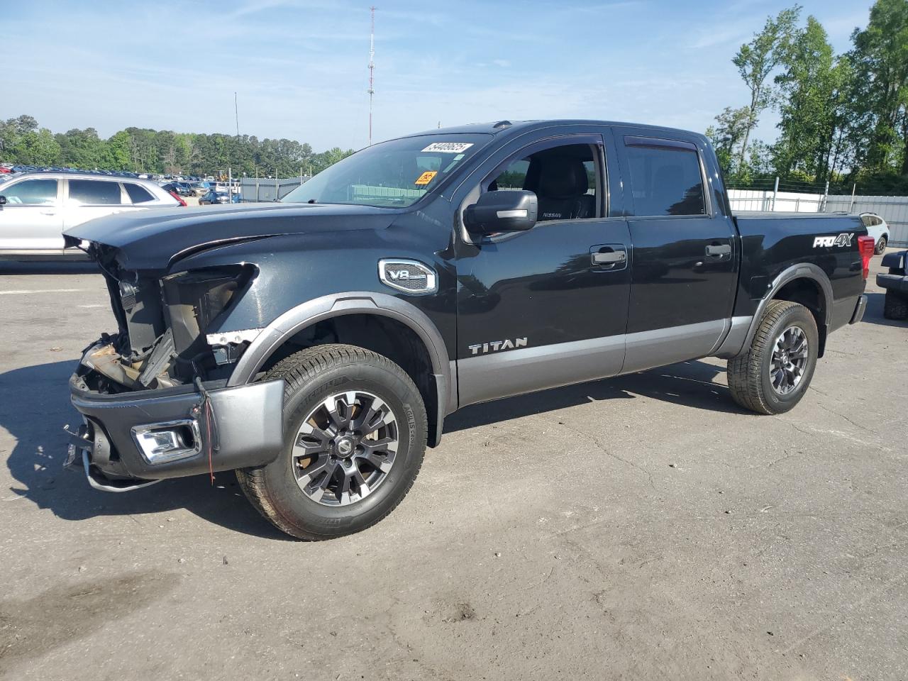 NISSAN TITAN SV