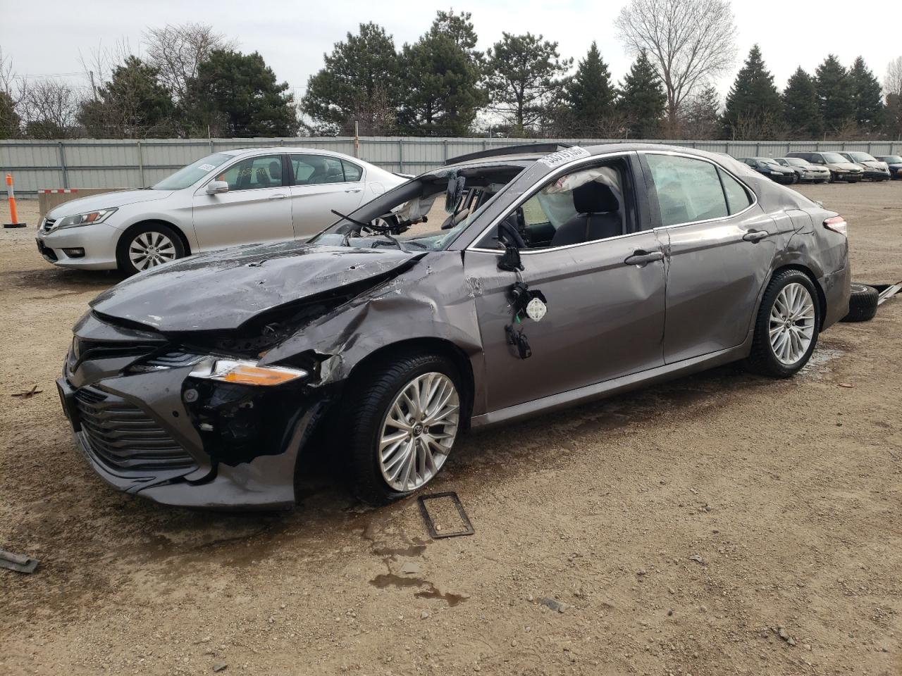 TOYOTA CAMRY XSE