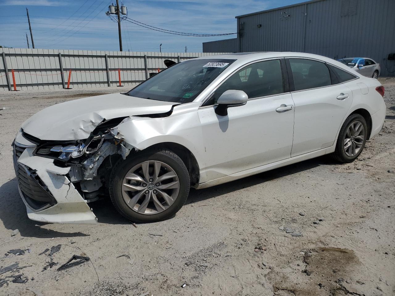 TOYOTA AVALON XLE