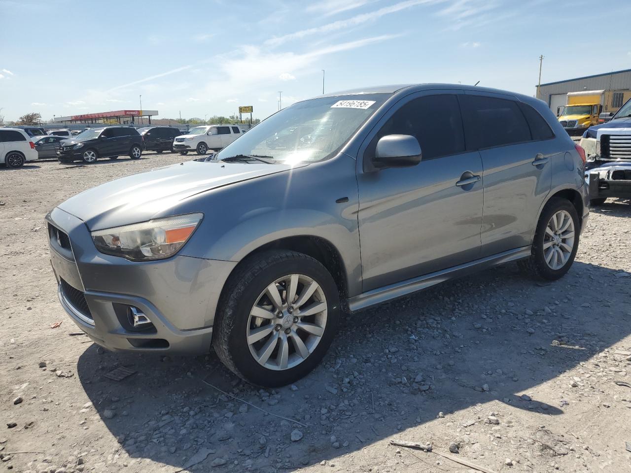 MITSUBISHI OUTLANDER SE