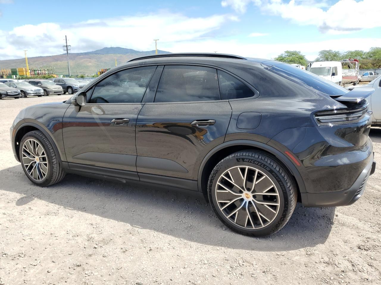 Porsche Macan 2025