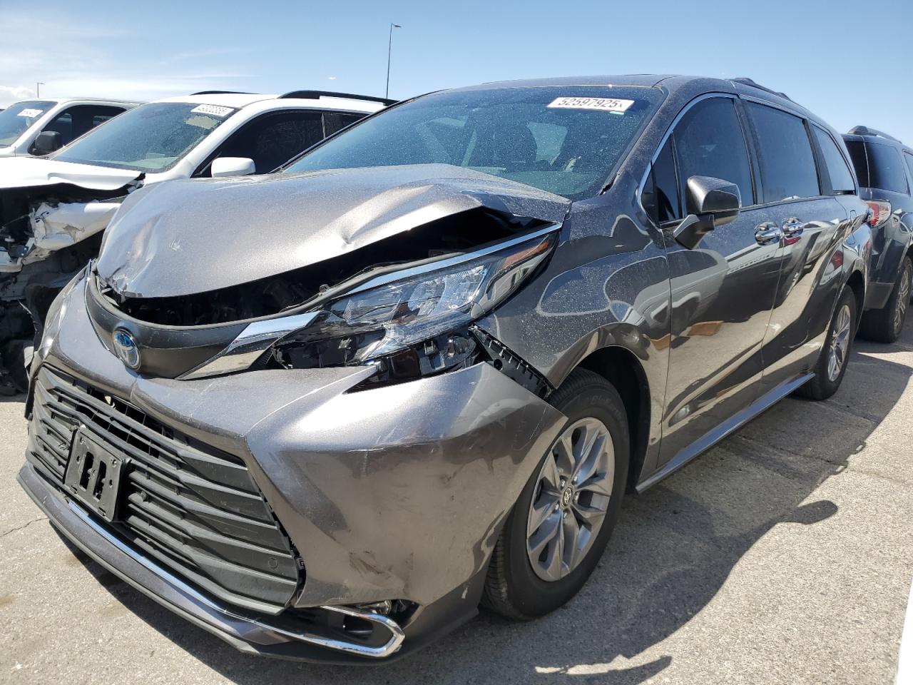 TOYOTA SIENNA XLE