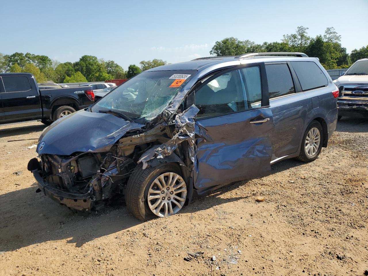  Salvage Toyota Sienna