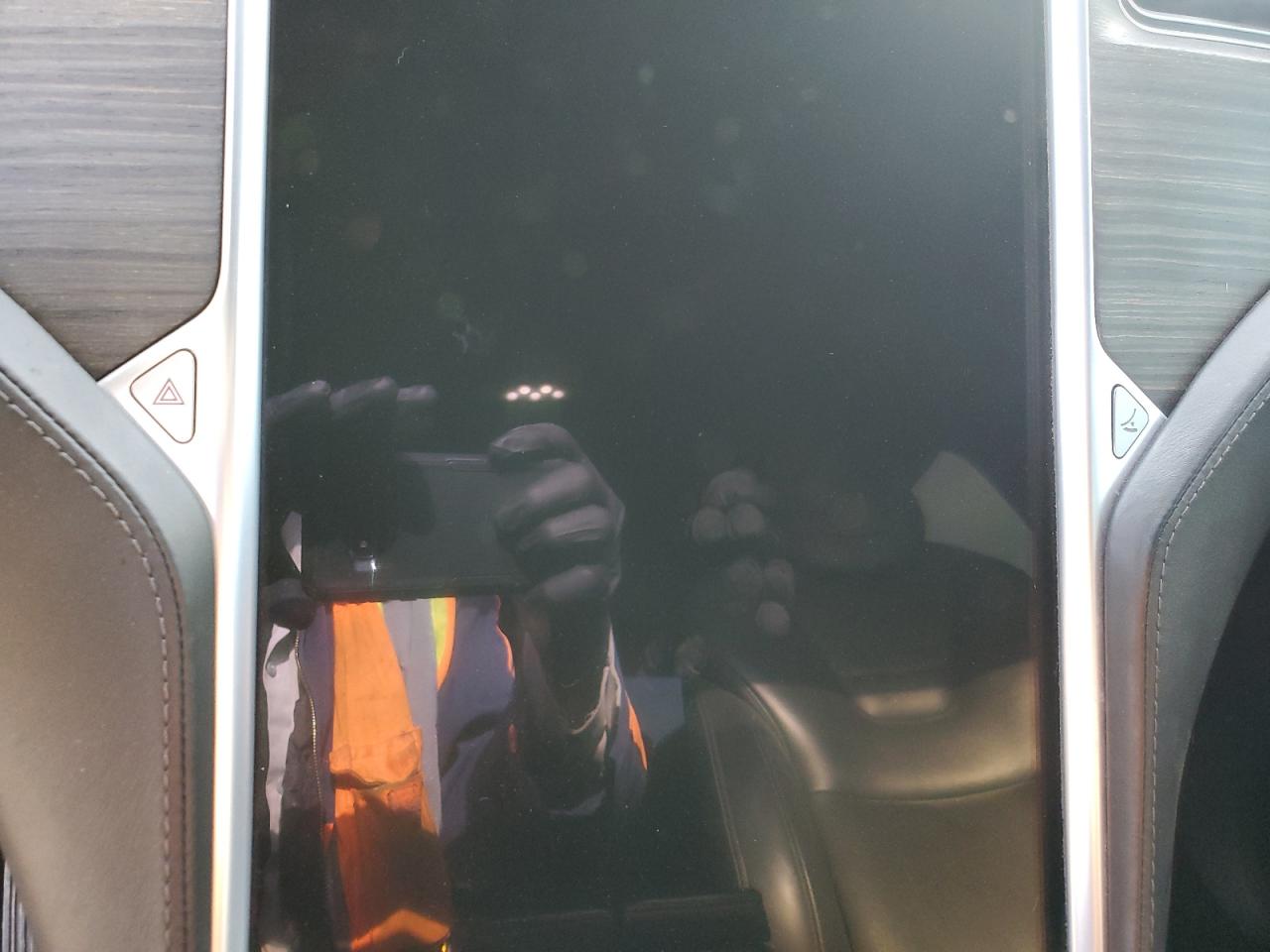 Thumbnail 8 (blur)