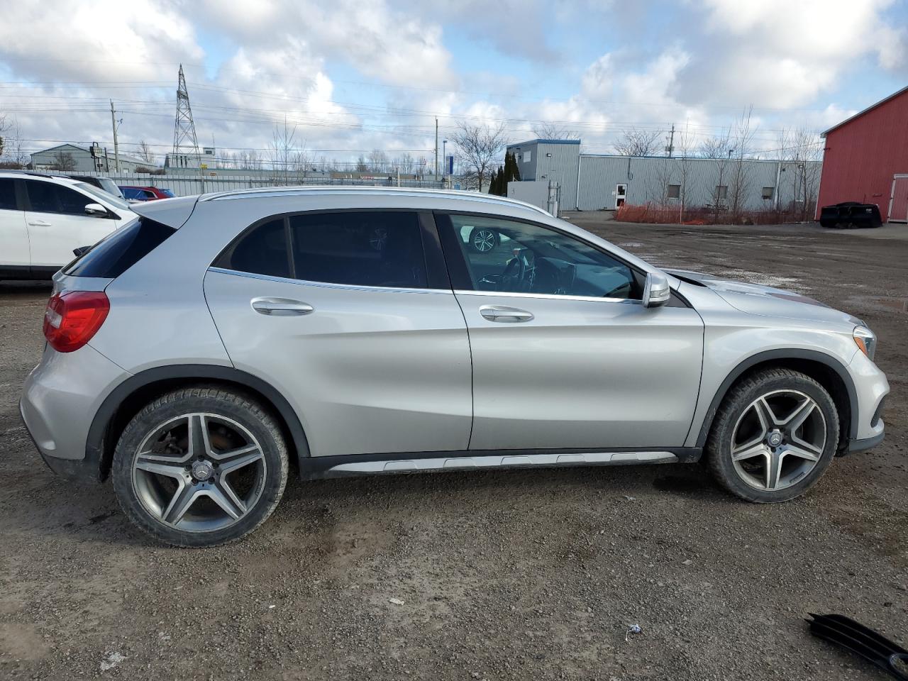 MERCEDES-BENZ GLA-CLASS 2016