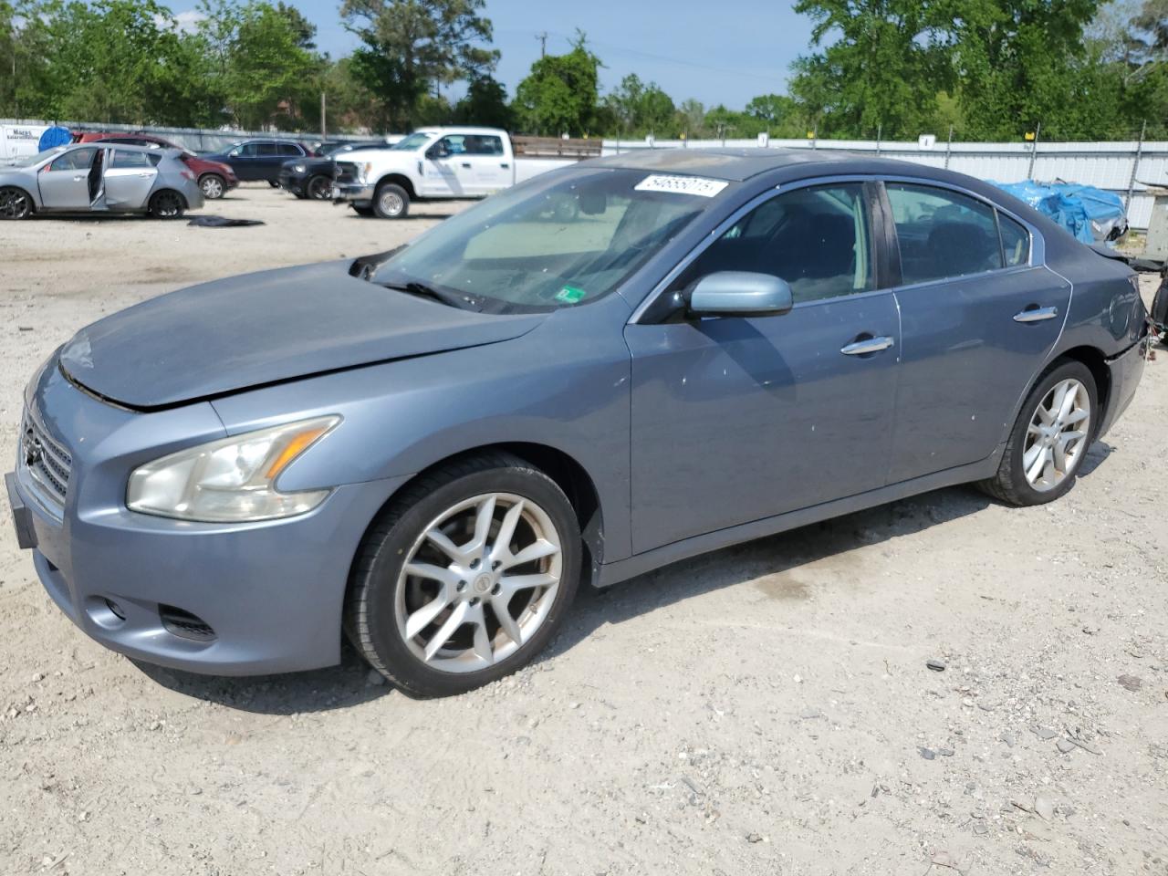 NISSAN MAXIMA S