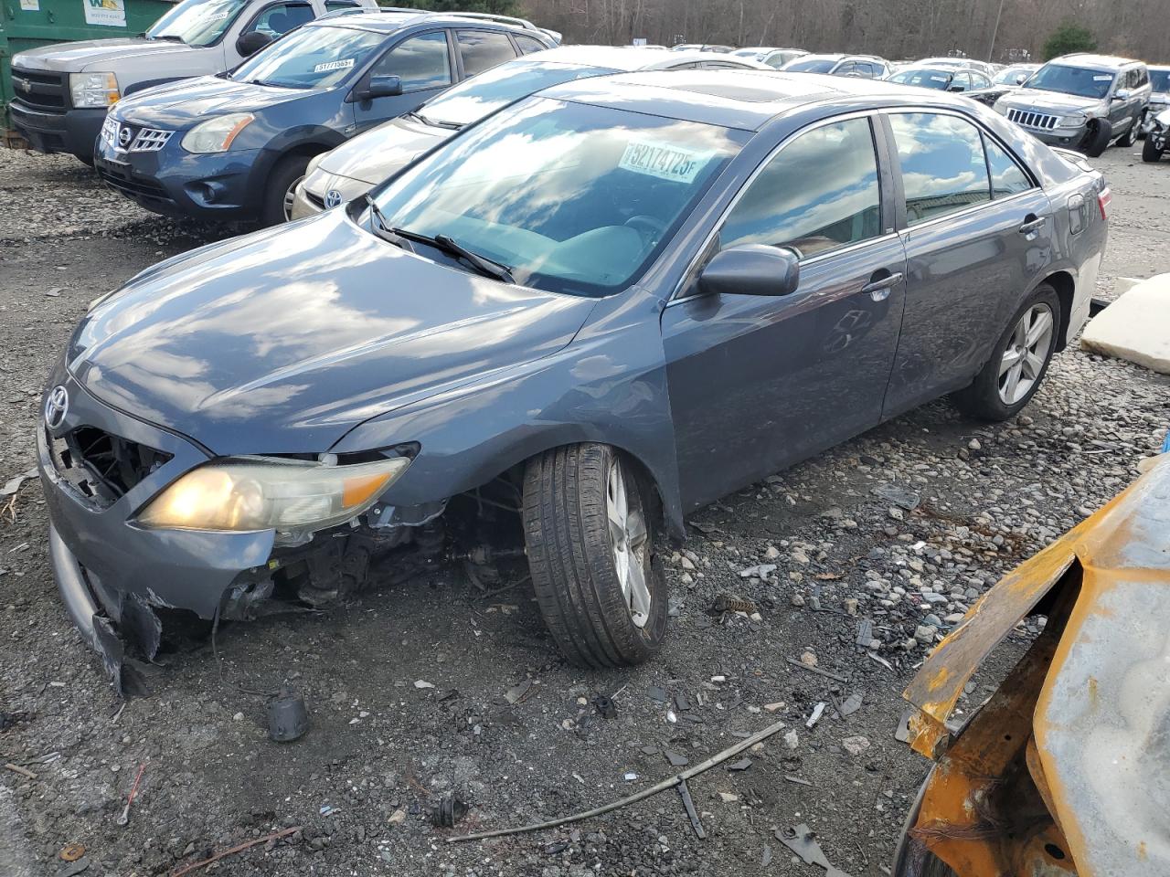 TOYOTA CAMRY BASE