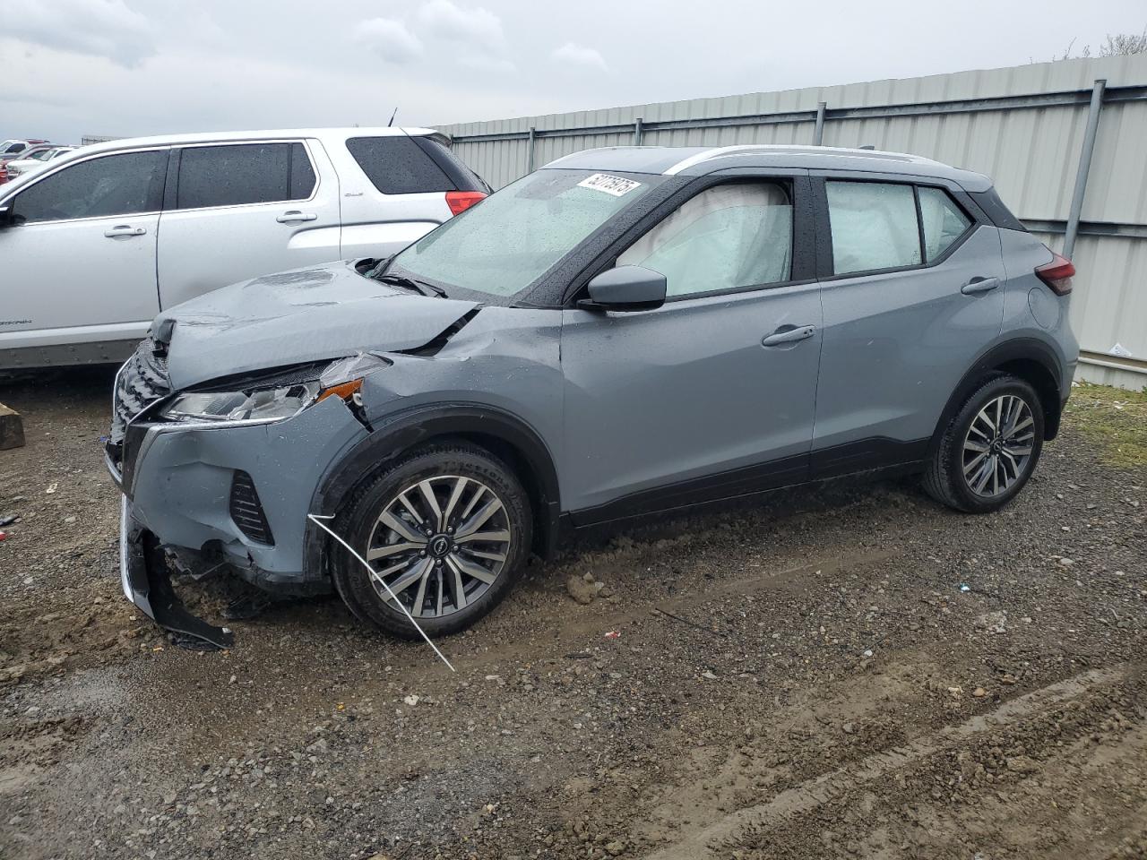NISSAN KICKS SV