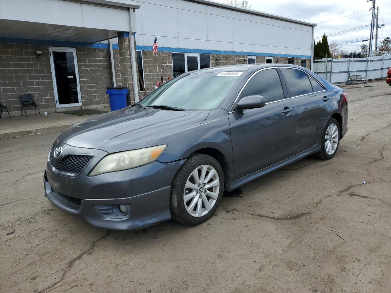 TOYOTA CAMRY BASE