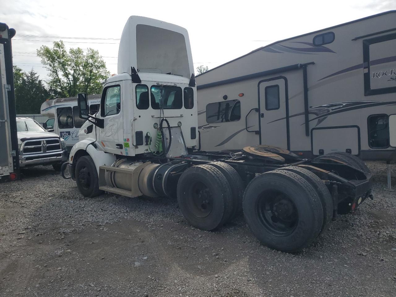 Lot #3248643265 2018 PETERBILT 579