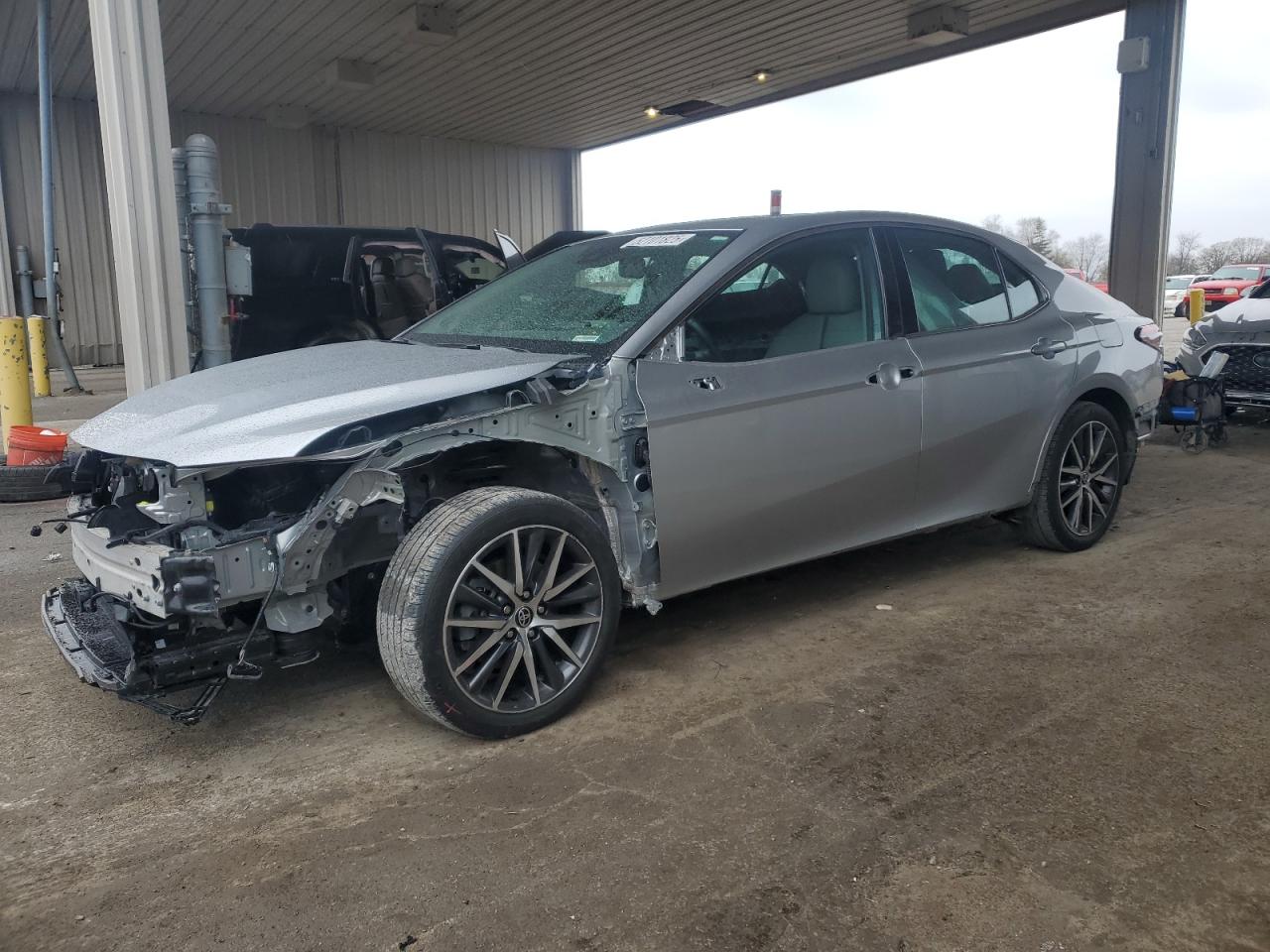 TOYOTA CAMRY XLE