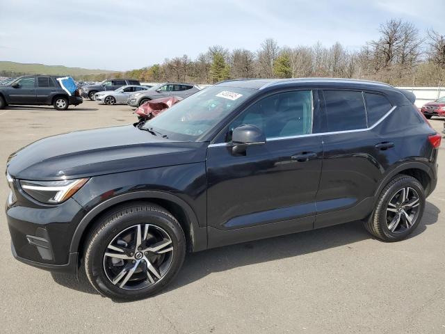 VOLVO XC40 CORE