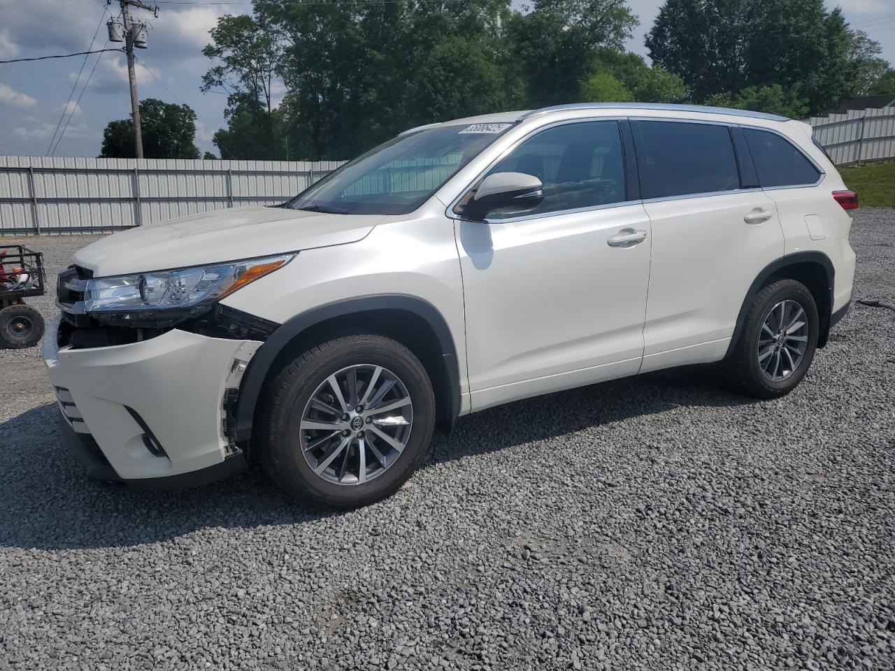 TOYOTA HIGHLANDER SE