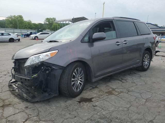TOYOTA SIENNA XLE