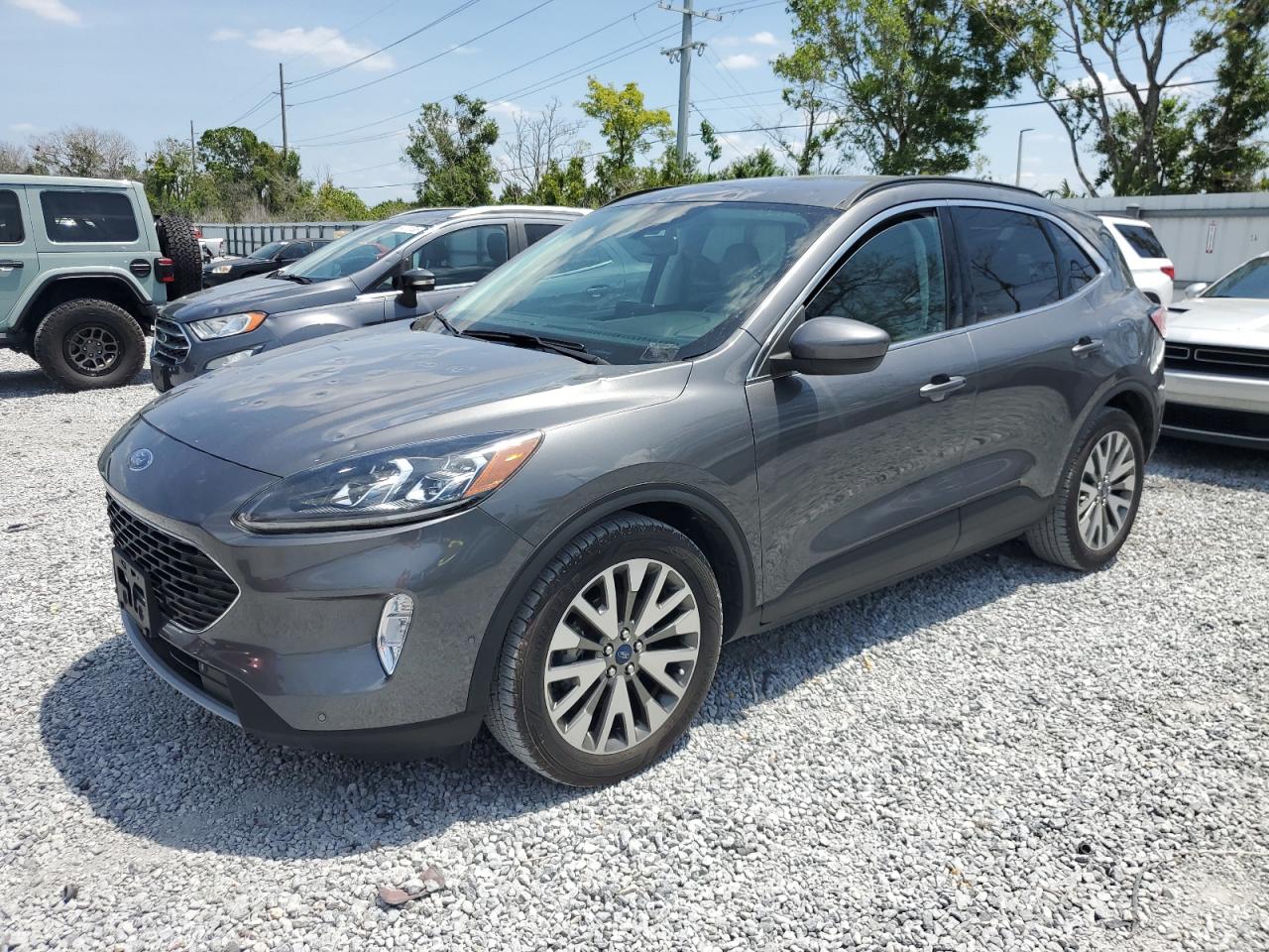 FORD ESCAPE TITANIUM