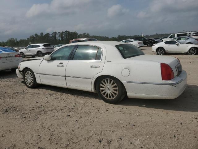 LINCOLN TOWN CAR E 2003 white sedan 4d gas 1LNHM81W73Y652530 photo #3