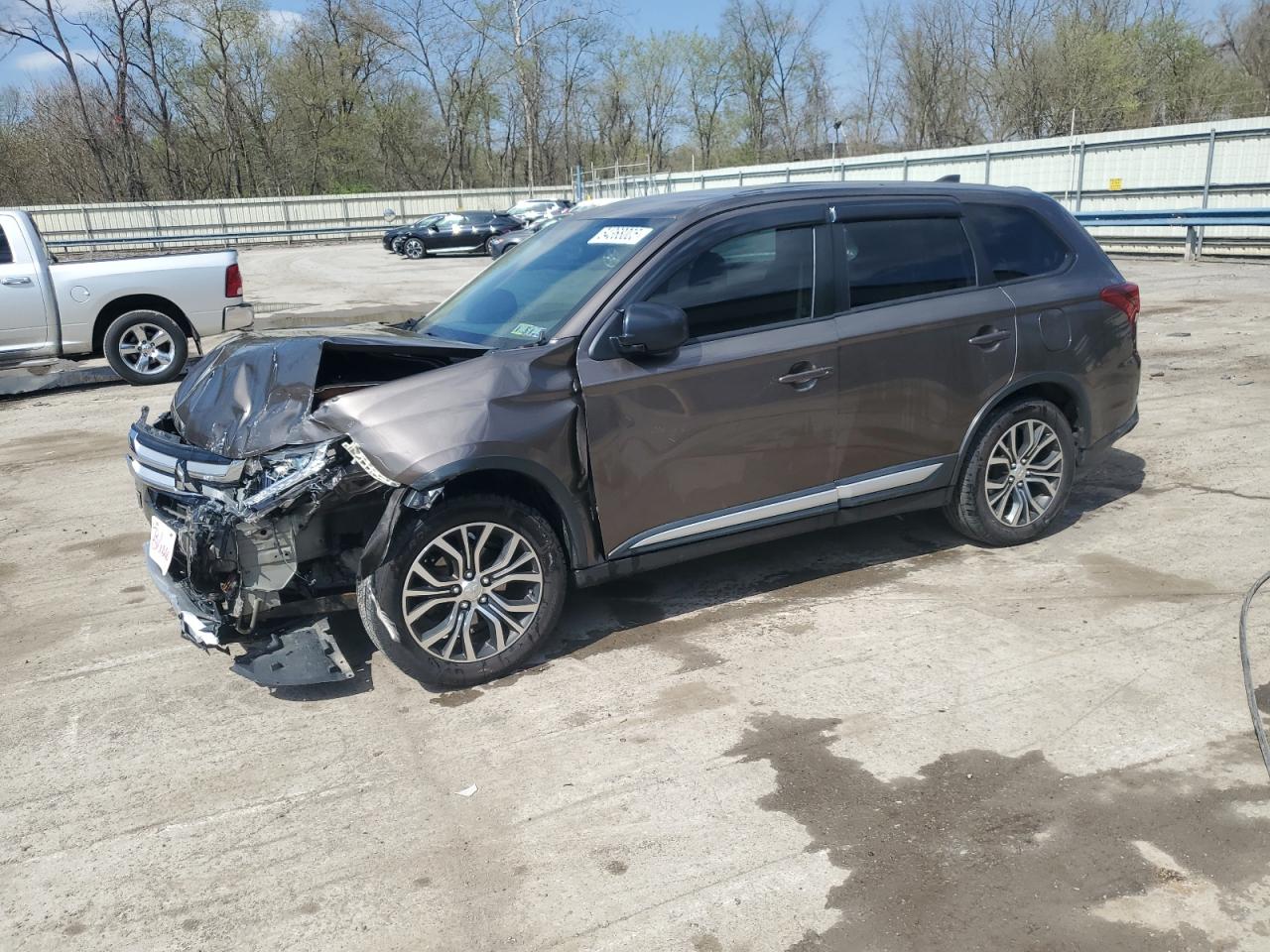 MITSUBISHI OUTLANDER ES