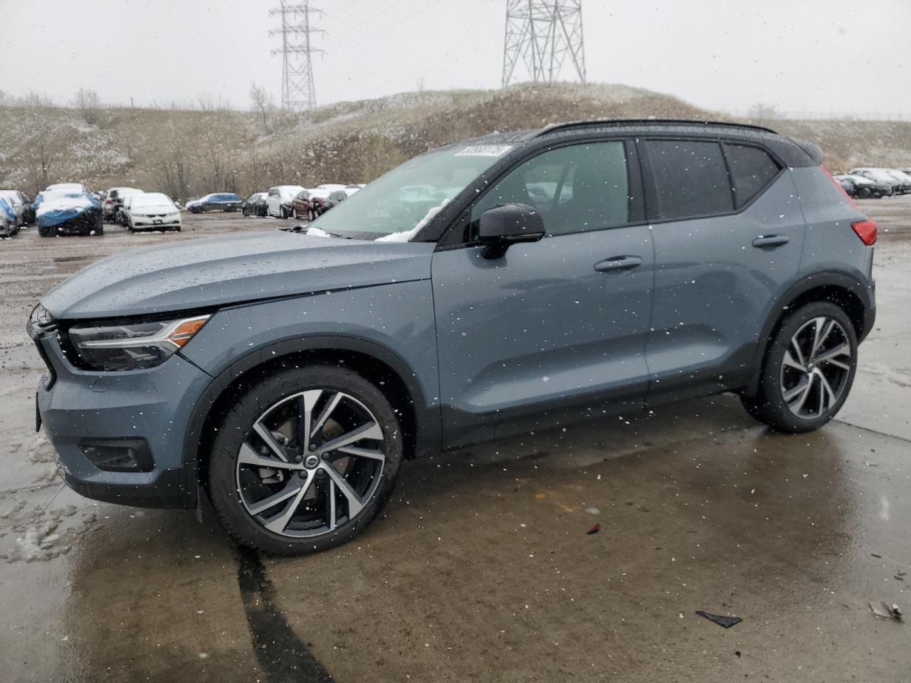 VOLVO XC40 T5 R-DESIGN