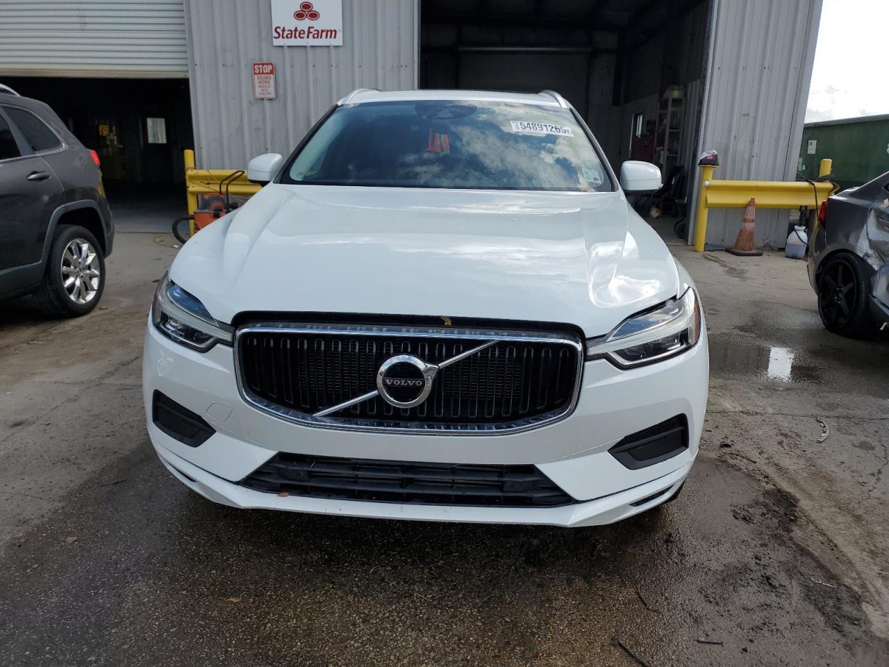 VOLVO XC60 T6 MOMENTUM