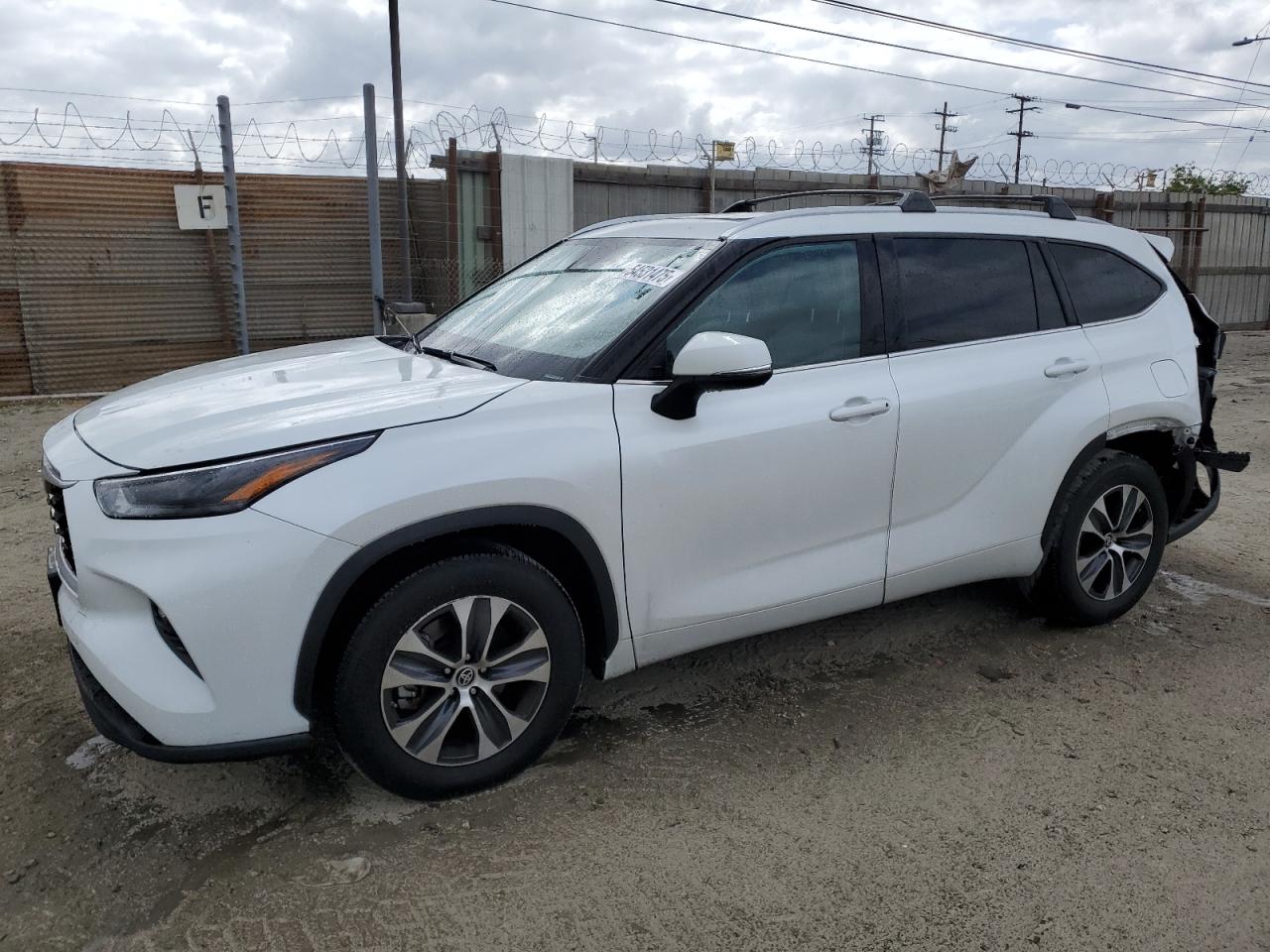 TOYOTA HIGHLANDER XLE