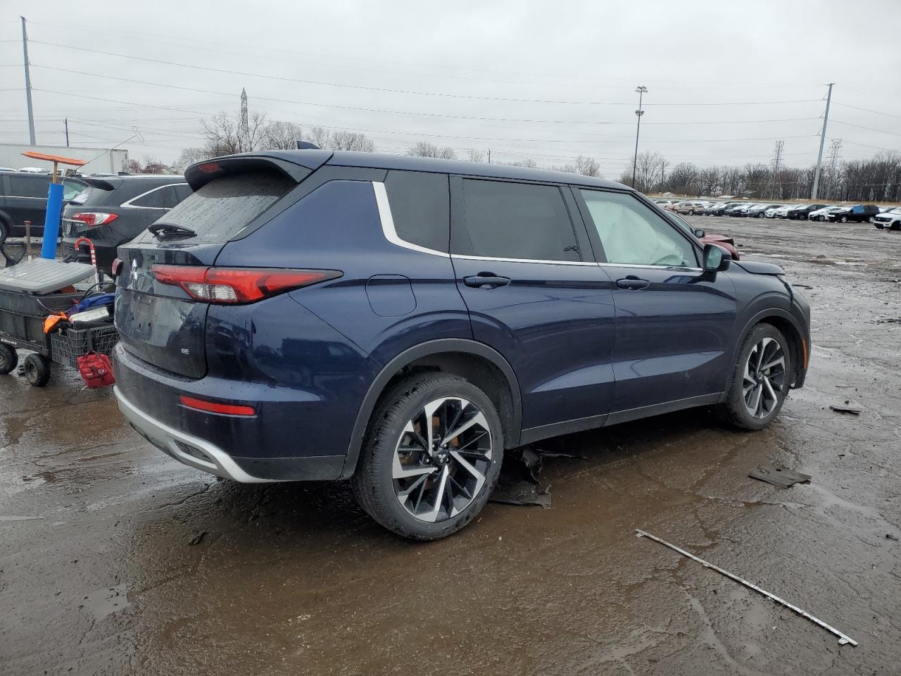 MITSUBISHI OUTLANDER SE