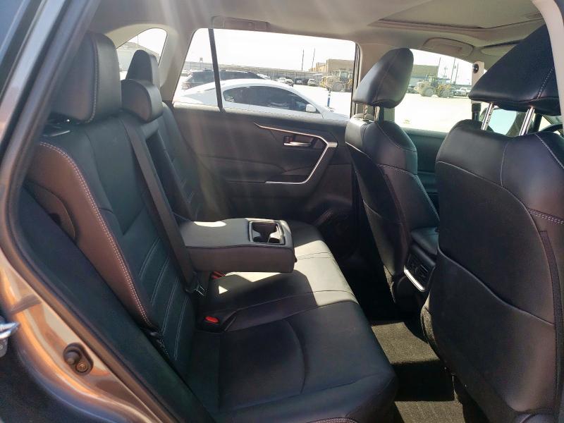 2021 TOYOTA RAV4 XLE P - JTMB6RFV7MD042078