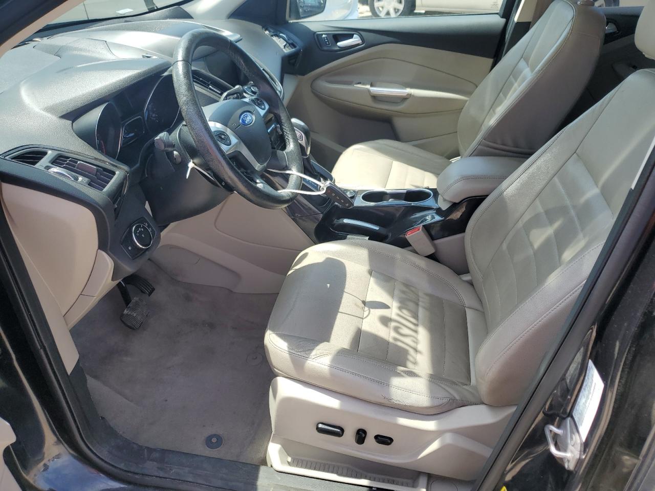 FORD ESCAPE TITANIUM