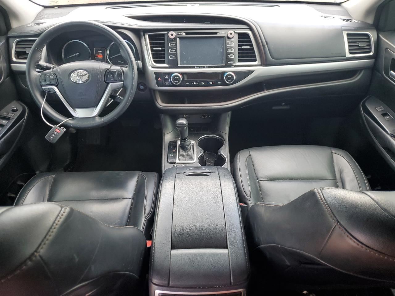 TOYOTA HIGHLANDER XLE