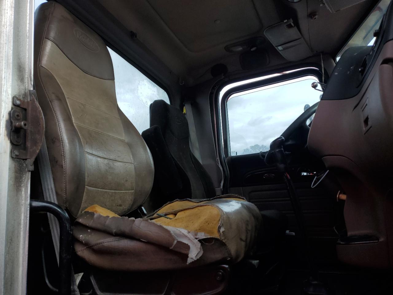 Lot #3179413513 2012 PETERBILT 388