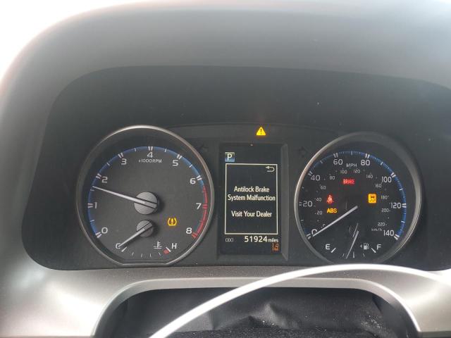 2018 TOYOTA RAV4 LE - JTMZFREV2JJ179474