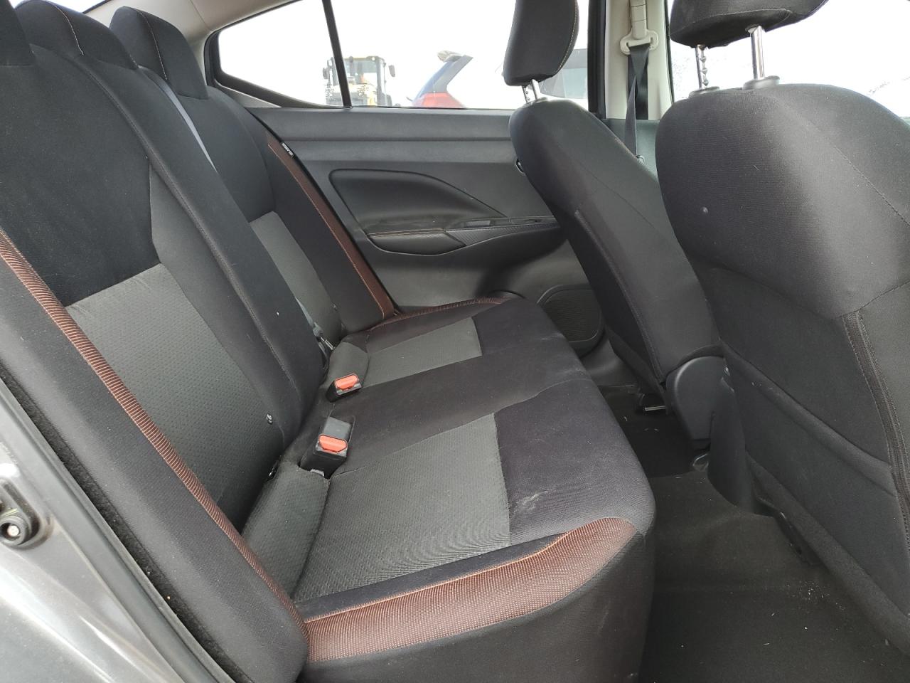 Nissan Versa sr 2022