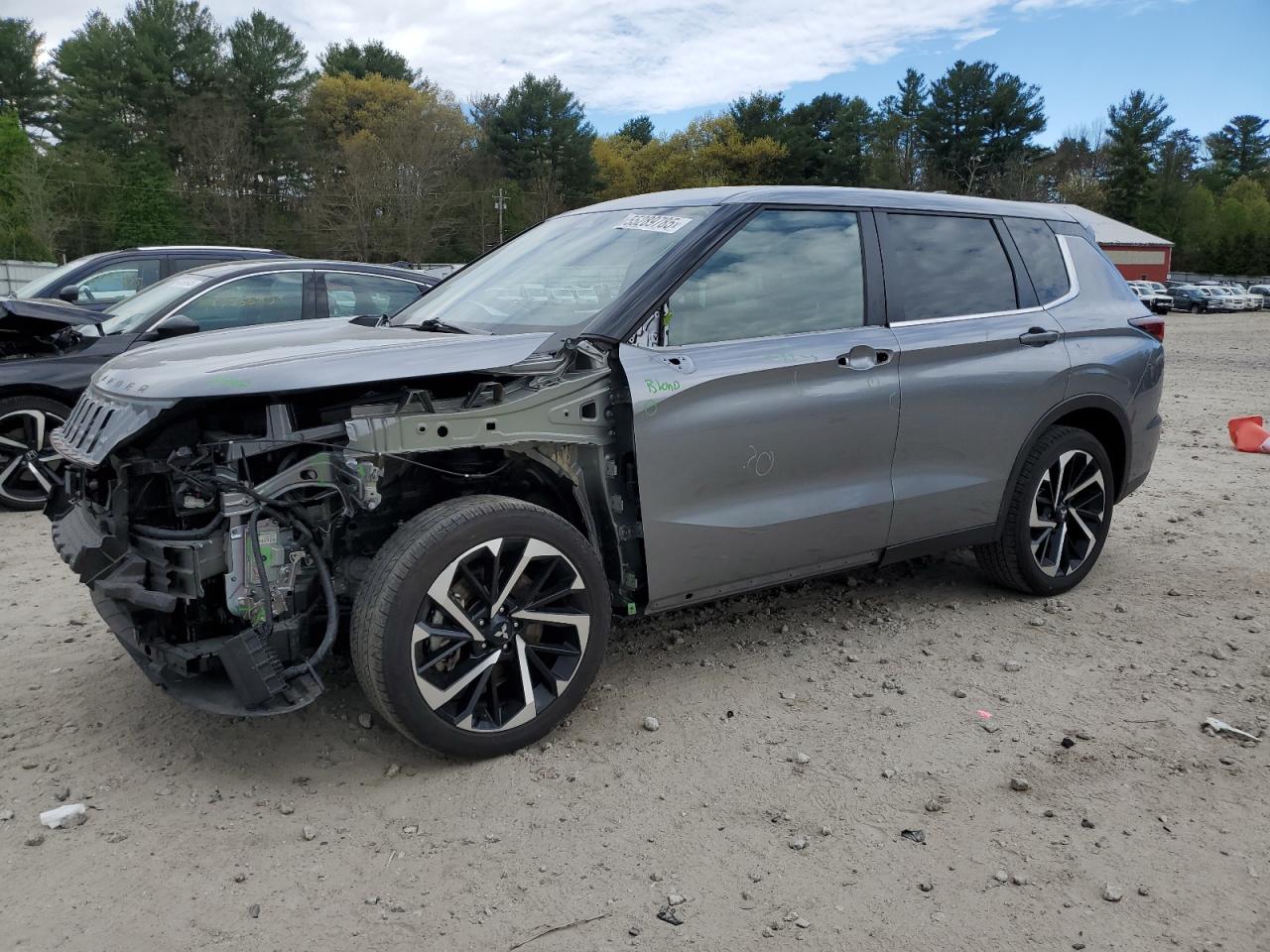 MITSUBISHI OUTLANDER SE