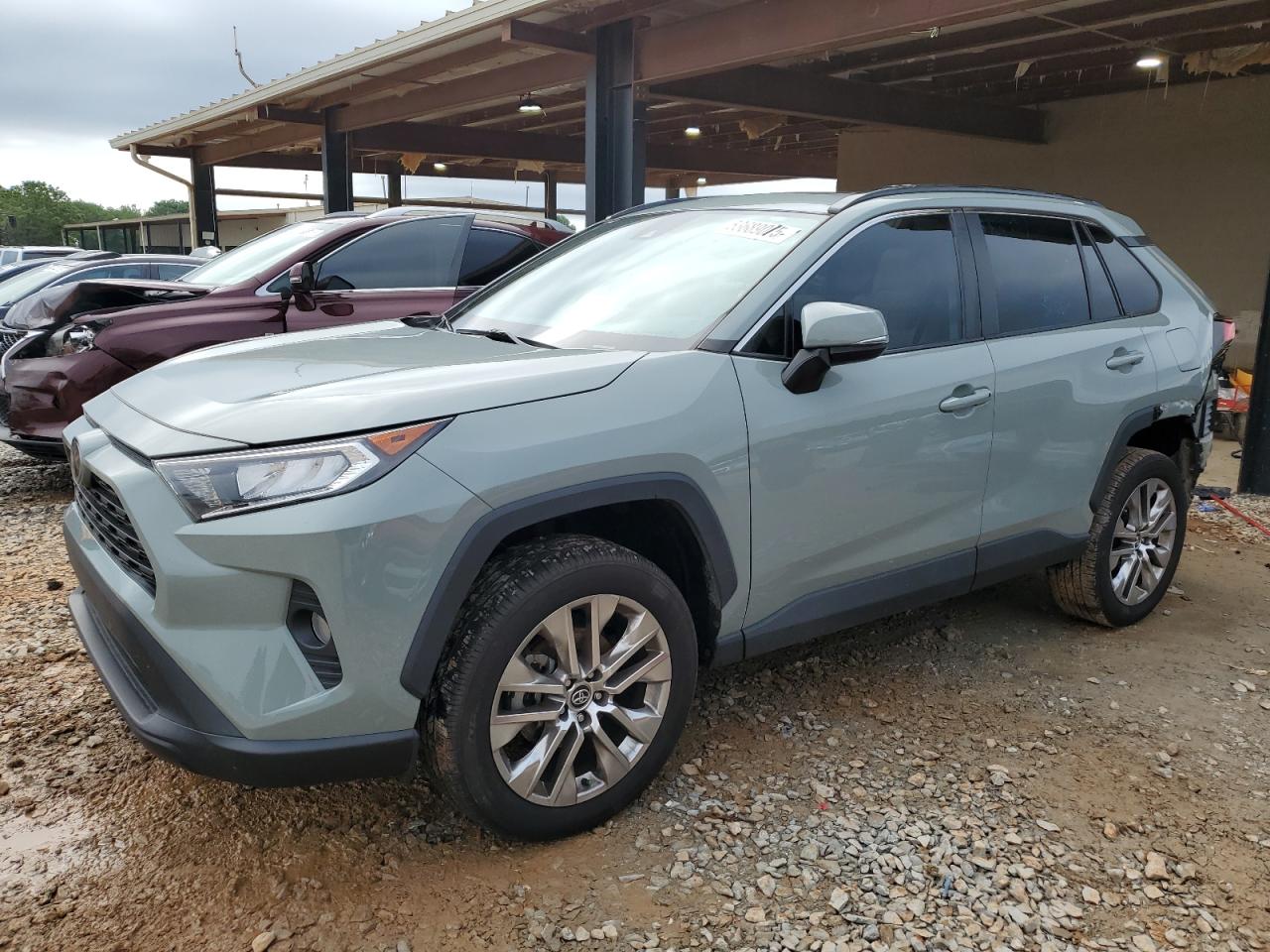 TOYOTA RAV4 XLE PREMIUM