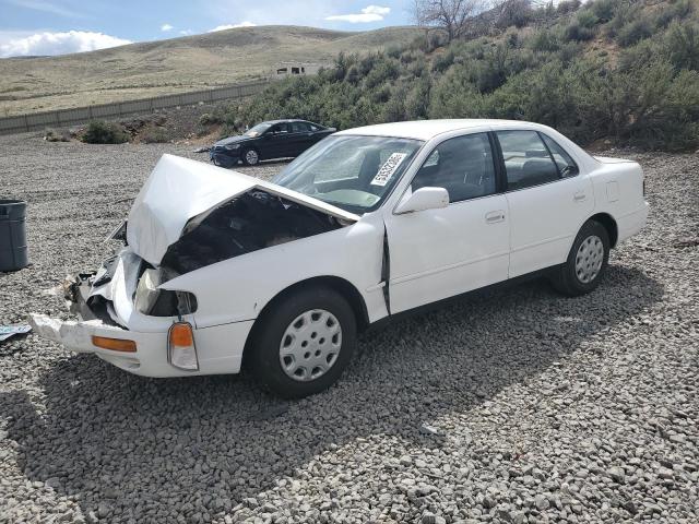 TOYOTA CAMRY DX