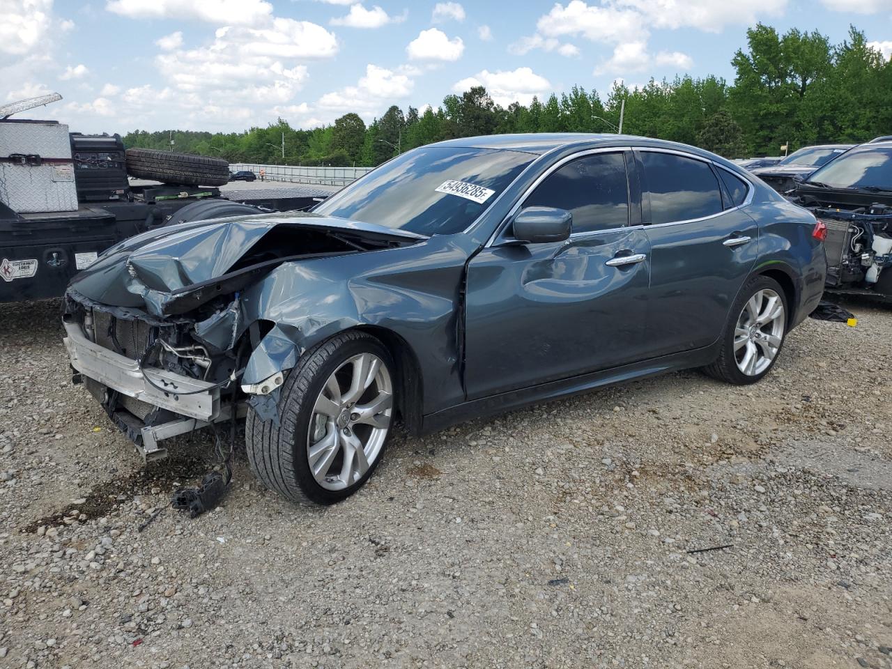 INFINITI M56