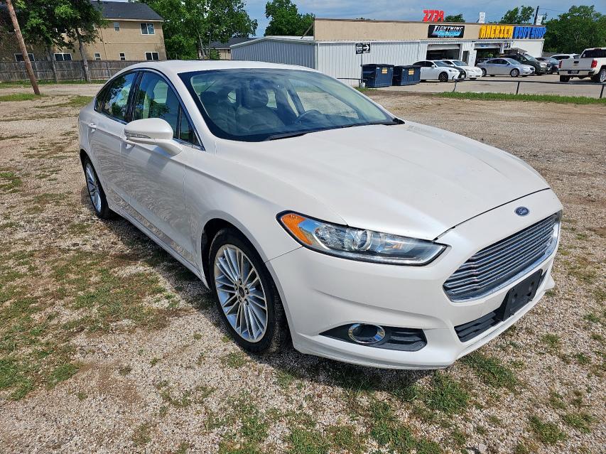 FORD FUSION SE