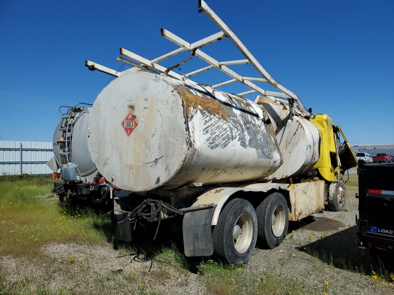 Lot #3270796485 1997 FREIGHTLINER COE FLB