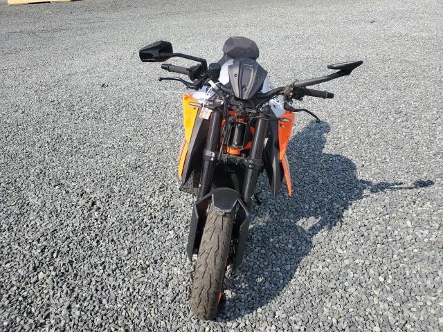KTM 1290 SUPER 2022 orange  gas VBKV39404NM956754 photo #3