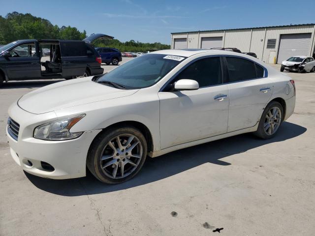 NISSAN MAXIMA S