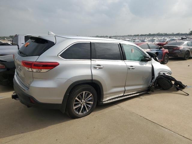 Vin: 5tdkzrfh9js280273, lot: 51214975, toyota highlander se 20183