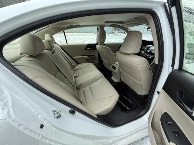 2017 HONDA ACCORD TOU - JHMCR6F70HC800428