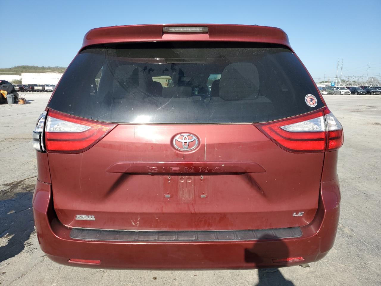 Lot #3270824435 2017 TOYOTA SIENNA LE